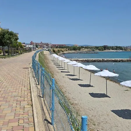 F210 - Bulharsko アパート アヘロイ